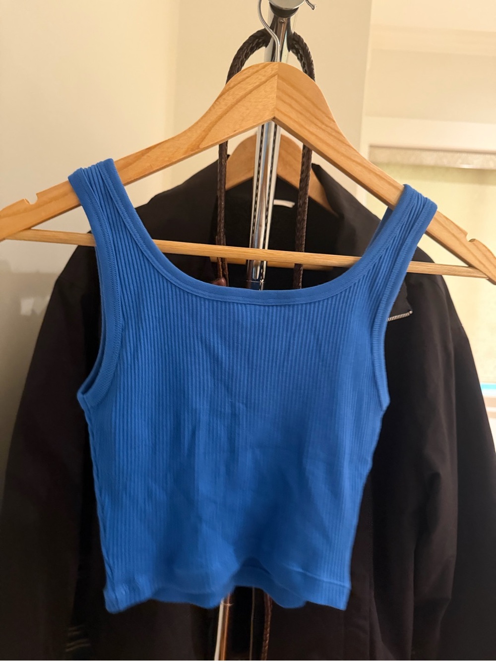 UNIQLO Blue Ribbed Tank Top - Picture 2 of 5